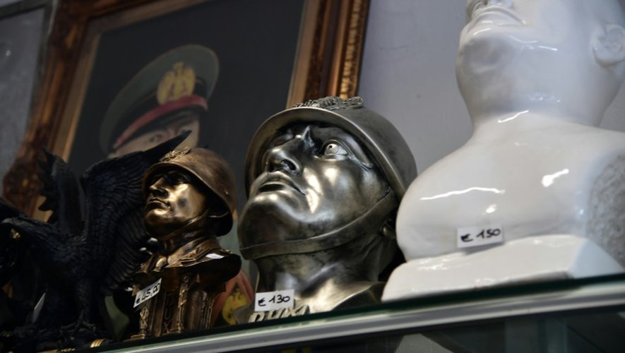 Bustes de Mussolini dans un magasin de souvenirs à Predappio (Italie), la ville natale du Duce.