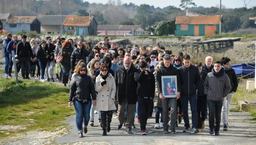 Une marche en hommage à Alexia Silva Costa,  le 16 mars 2016, à Saint-Trojean