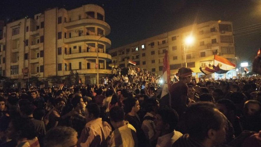 Des milliers de personnes manifestant contre le président Morsi le 30 juin 2013 au Caire