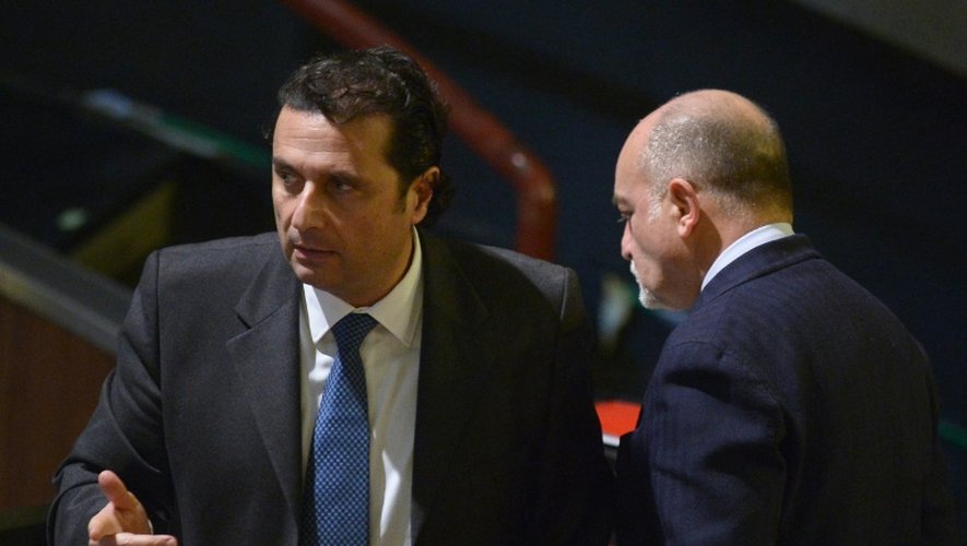Francesco Schettino et son avocat Donato Laino, lors de son procès le   10 février 2015 à Grosseto