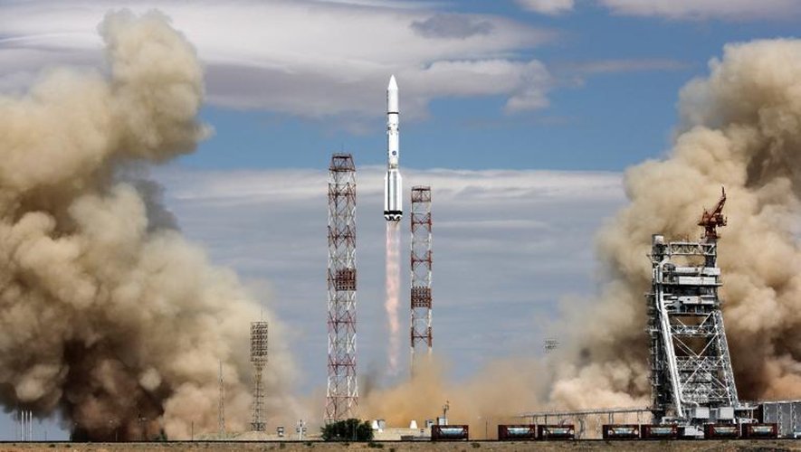 Un modèle de fusée russe Proton-M, lancé du cosmodrome russe de Baïkonour au Kazakhstan, le 3 juin 2013