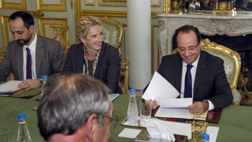 La ministre de l'Environnement, Delphine Batho, et le président François Hollande, le 28 mai 2013 à l'Elysée à Paris