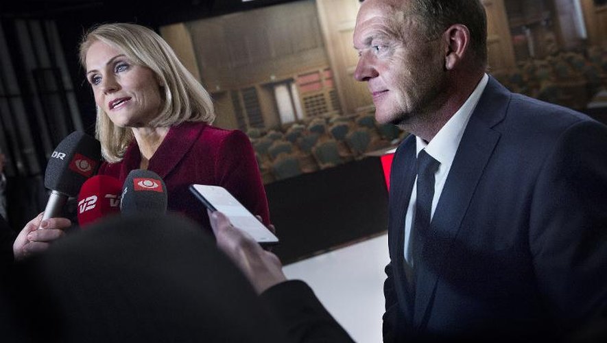 Le Premier ministre du Danemark Helle Thorning-Schmidt et le leader de l'opposition, Lars Lokke Rasmussen avant un débat télévisé à la veille des législatives, le 17 juin 2015