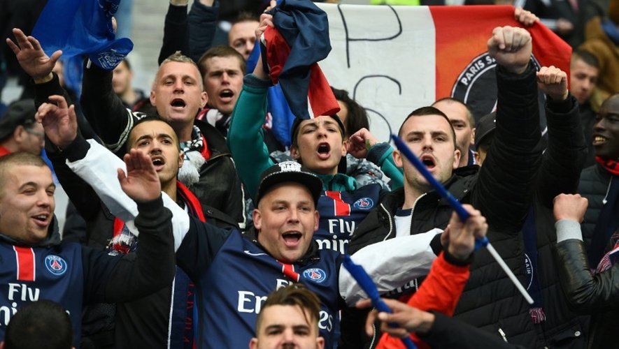 Supporteurs du PSG lors de la finale de la Coupe de la Ligue face à Lille au Stade de France, le 23 avril 2016