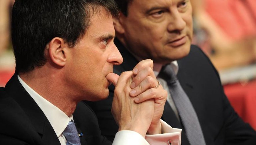 Le Premier ministre Manuel Valls et le secrétaire général du PS Jean-Christophe Cambadelis au Congrès de Poitiers le 7 juin 2015