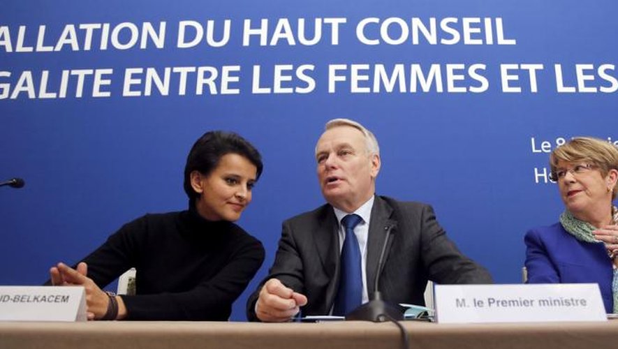 Lancement du Haut Conseil à l'Egalite entre les femmes et les hommes, à Paris le 8 janvier 2013, par Najat Vallaud-Belkacem, le Premier ministre Jean-Marc Ayrault et la présidente du conseil Danielle Bousquet