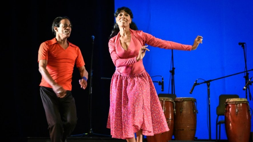Leticia Herrera, vedette du Tropicana sur scène du théâtre national de la Havane, le 16 avril 2016