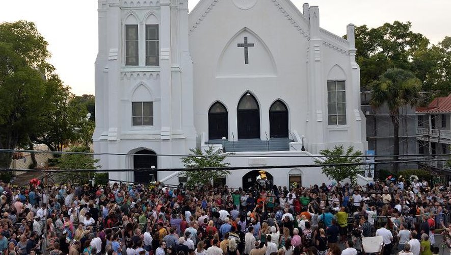 Rassemblement près de l'église Emmanuel à Charleston le 19 juin 2015, en hommage aux victimes de la tuerie raciste