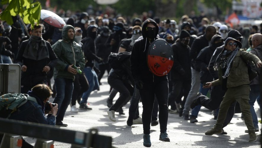 Des manifestants le 28 avril 2016 à Paris