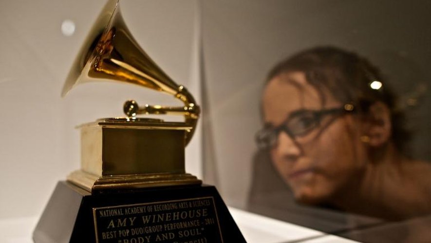 Le Grammy award gagné par la chanteuse Amy Winehouse en 2011 pour son duo avec Tony Bennett, le 2 juillet 2013 au Musée juif de Londres
