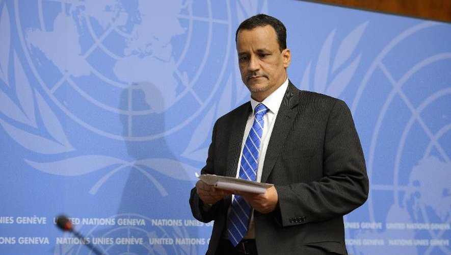 L'envoyé spécial des Nations unis pour le Yémen, Ismail Ould Cheikh Ahmed, arrive à la conférence de presse à l'issue des négociations de paix, le 19 juin 2015 à Genève