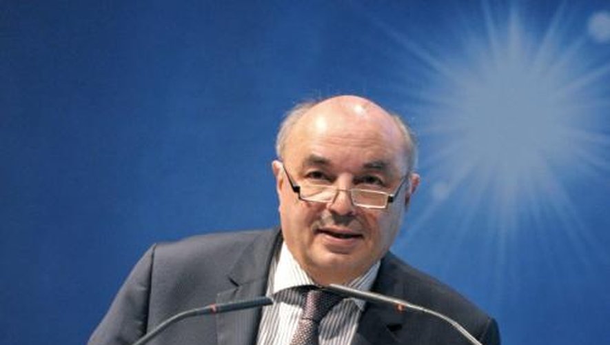 Le président de La Poste, Jean-Paul Bailly, en conférence de presse à Paris, le 28 février 2013