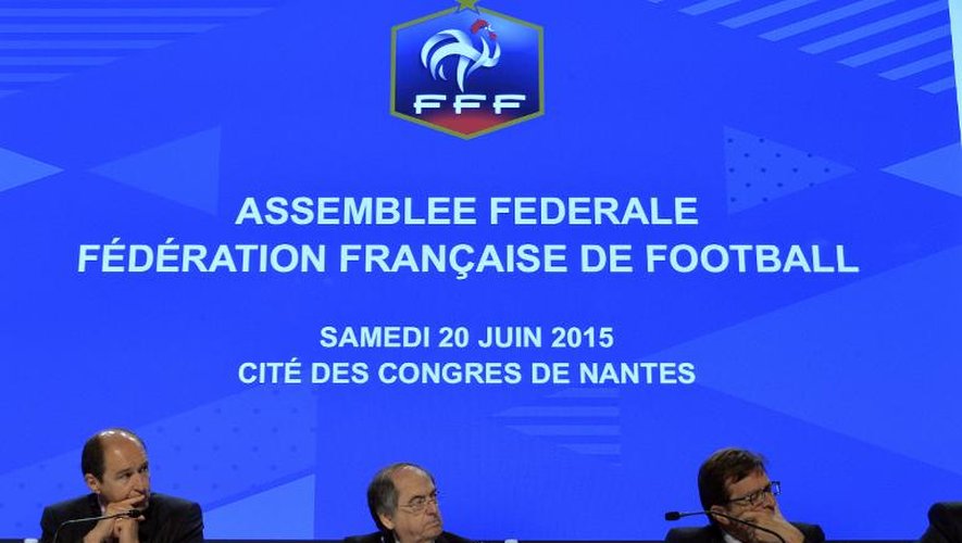 Le président de la FFF Noël Le Graët et son état-major réunis en assemblée générale de l'institution à Nantes, le 20 juin 2015