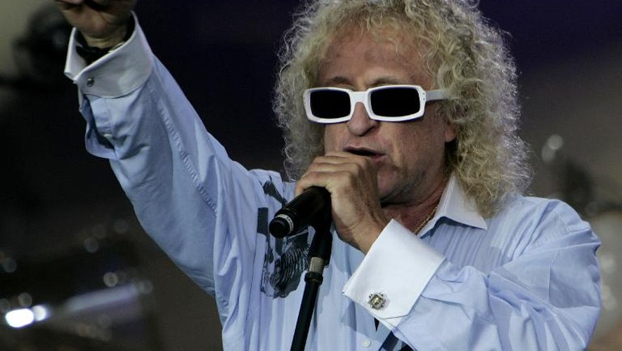 Le chanteur Michel Polnareff en concert, le 14 juillet 2007 à Paris