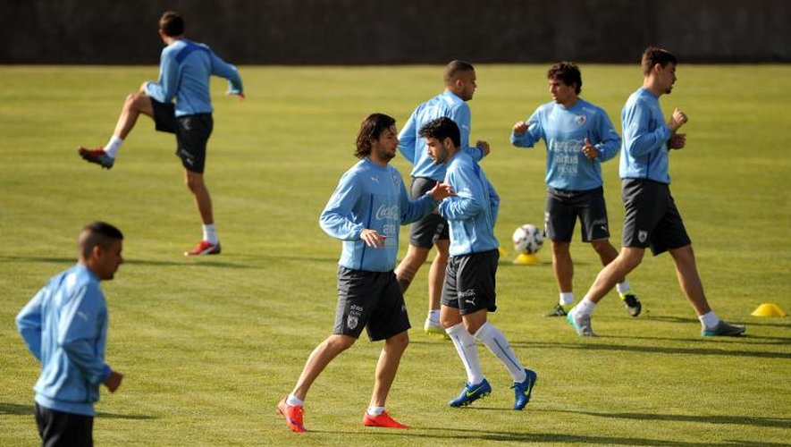 Les joueurs de l'Uruguay à l'entraînement dans leur camp de base de La Serena, le 19 juin 2015