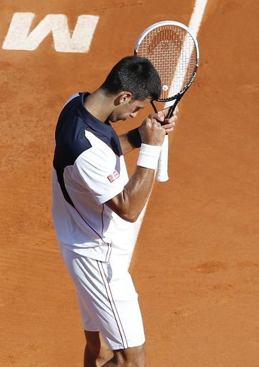 Le Serbe Novak Djokovic après sa victoire contre l'Espagnol Pablo Carreno Busta dans le Masters 1000 de Monte-Carlo, le 17 avril 2014 à Monaco