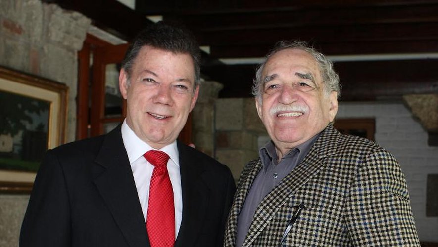 Le président colombien Juan Manuel Santos et Gabriel Garcia Marquez, le 22 juillet 2010 à Mexico