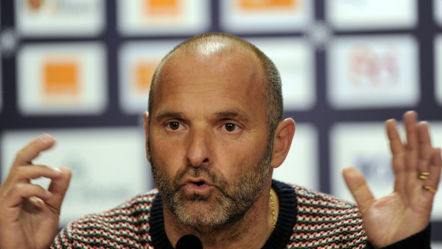 L'entraîneur de Toulouse Pascal Dupraz en conférence de presse après le match face Lyon, le 23 avril 2016 à Toulouse