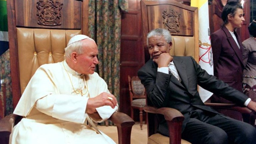 Le pape Jean Paul II avec Nelson Mandela, le 16 septembre 1995 à Pretoria