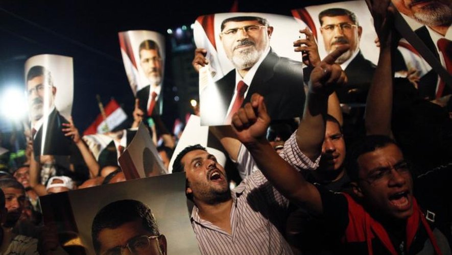 Des partisans du président déchu Mohamed Mosri manifestent au Caire, le 4 juillet 2013