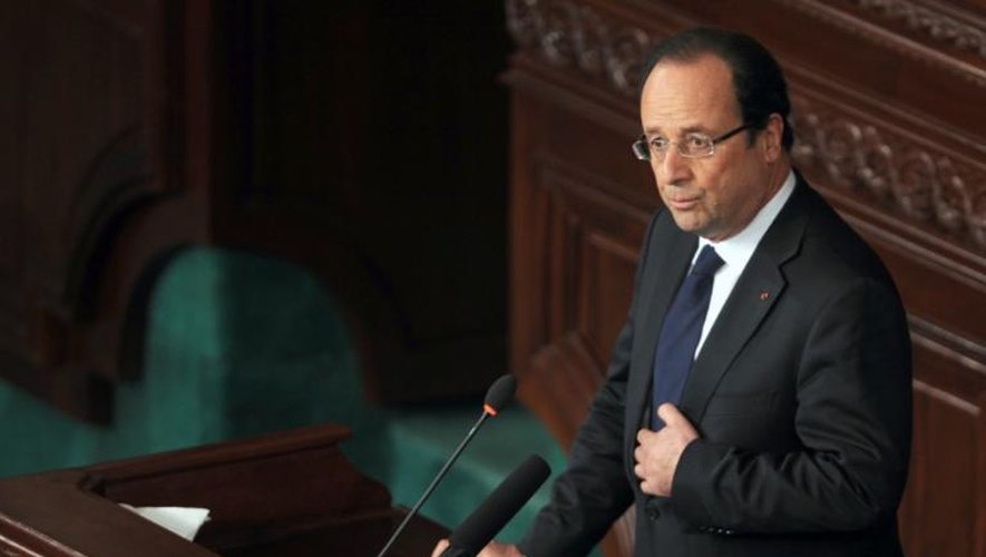 Le président français François Hollande s'exprime devant l'Assemblée nationale constituante (ANC)tunisienne, à Tunis le 5 juillet 2013