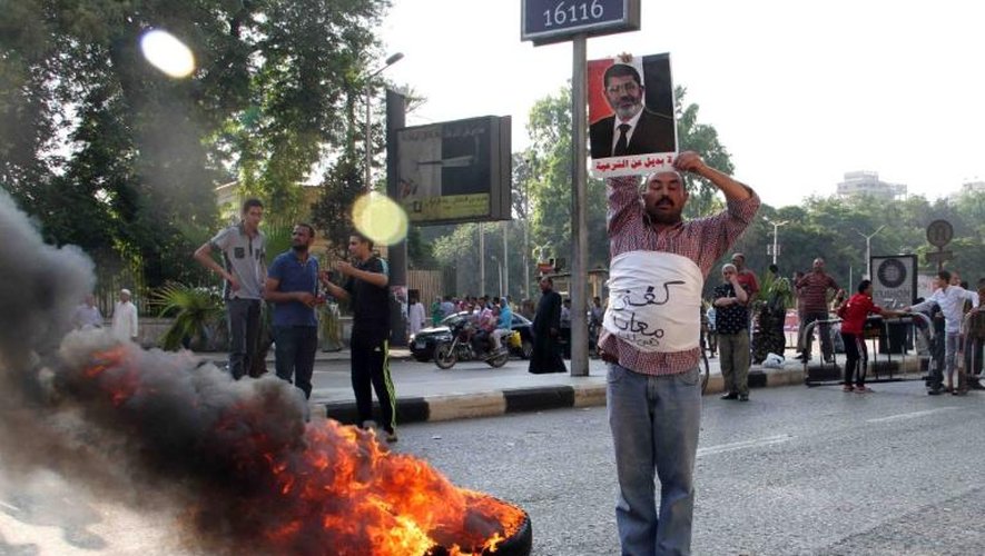 Un militant des Frères musulmans, le 5 juillet 2013 au Caire