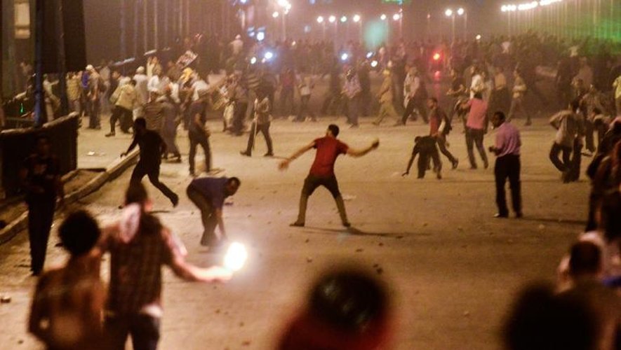 Affrontements entre pro et anti Morsi le 5 juillet 2013 près de la place Tahrir au Caire