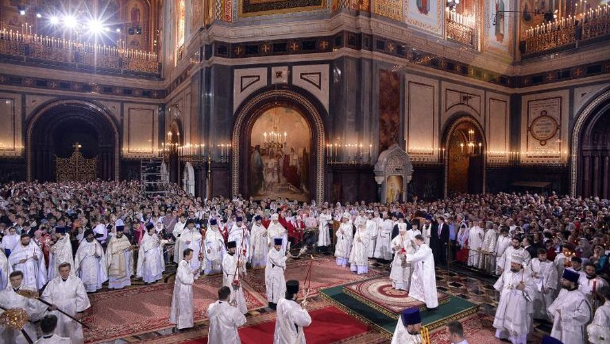 Des prêtres russes célèbrent Pâques à Moscou le 20 avril 2014