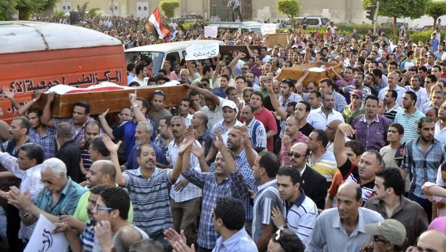 Obsèques le 6 juillet 2013 au Caire de victimes des affrontements