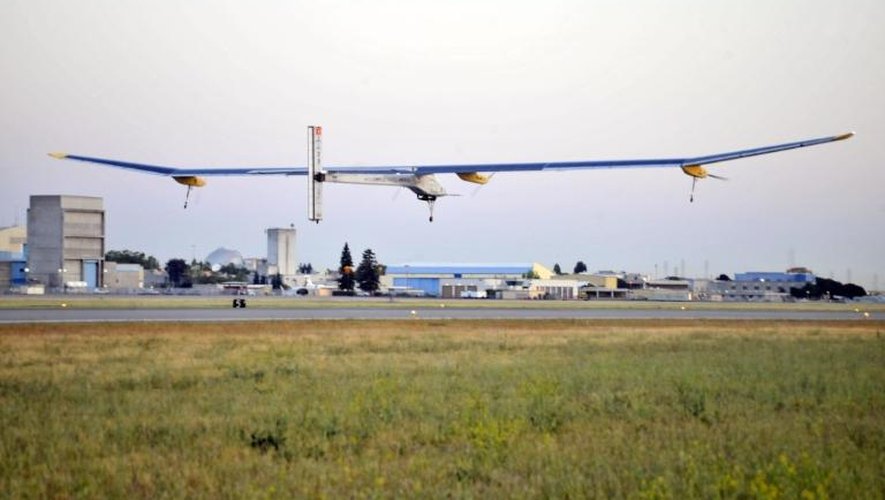 Solar Impulse au décollage le 3 mai 2013 à Montain View en Californie