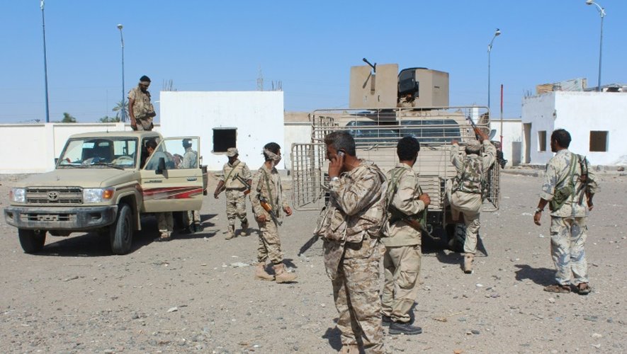 Les forces loyalistes à Lahj, dans le sud du Yémen, pendant une offensive visant à chasser les combattants d'Al-Qaïda, le 24 avril 2016