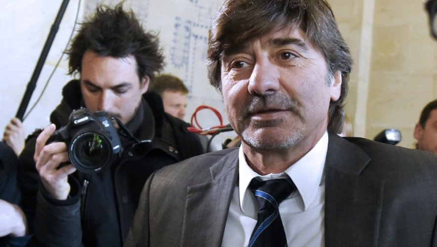 L'ancien numéro 2 de la PJ de Lyon, Michel Neyret, arrive au tribunal correctionnel de Paris, le 2 mai 2016
