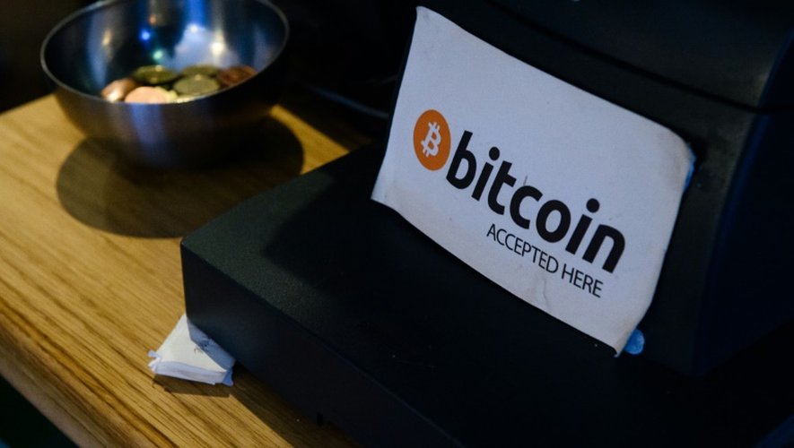 Un café acceptant la monnaie numérique bitcoin à Dublin, le 23 février 2016
