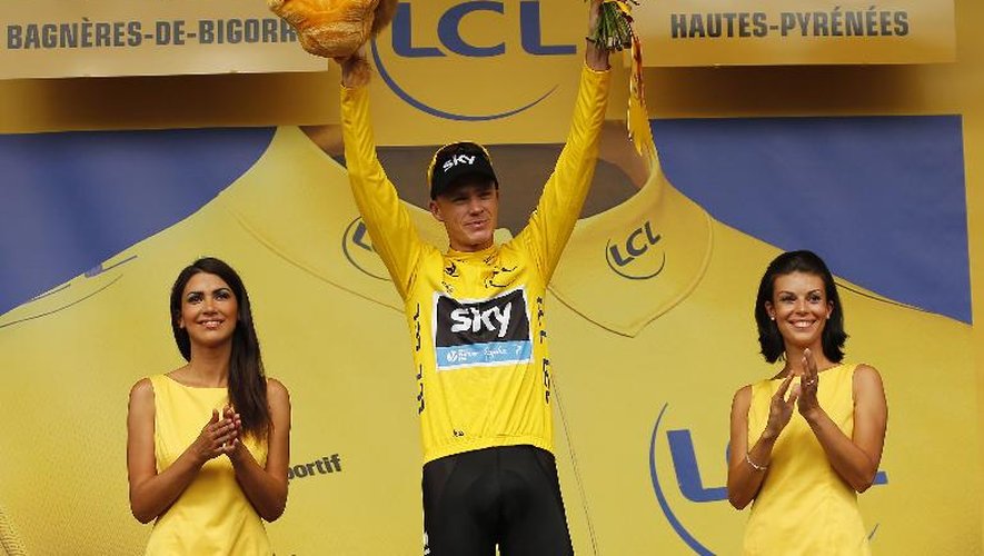 Christopher Froome maillot jaune à l'arrivée de la 9e étape du Tour de France à Bagnères-de-Bigorre le 7 juillet 2013.