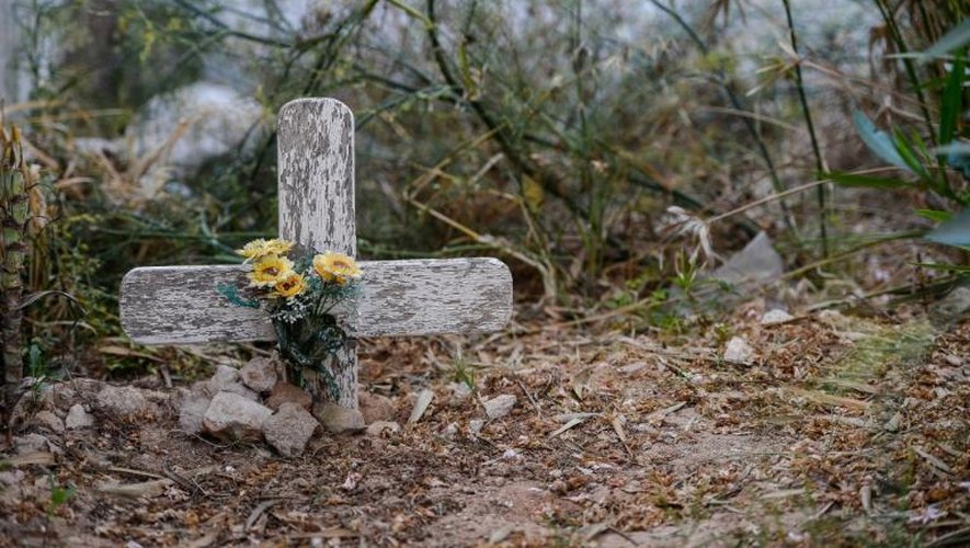 Une tombe à la mémoire d'un migrants dans le cimetière de l'île de Lampedusa, en Italie, le 7 juillet 2013