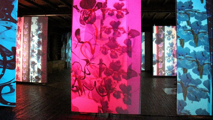 L’installation lumineuse d’Anne-Marie Pécheur, Iris en pluie à l’infini : à découvrir jusqu’au 14 mai à Rodez.