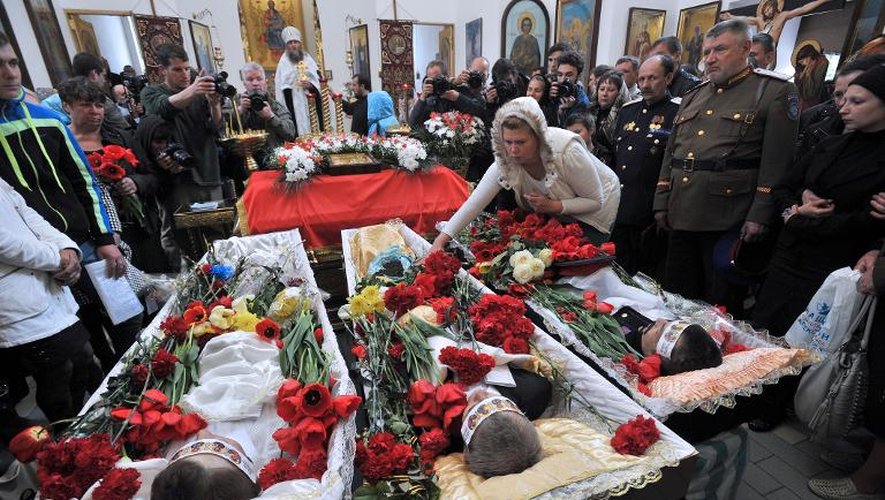 Le 22 avril 2014, les obsèques des victimes d'une fusillade le 20 avril à Slaviansk, en Ukraine