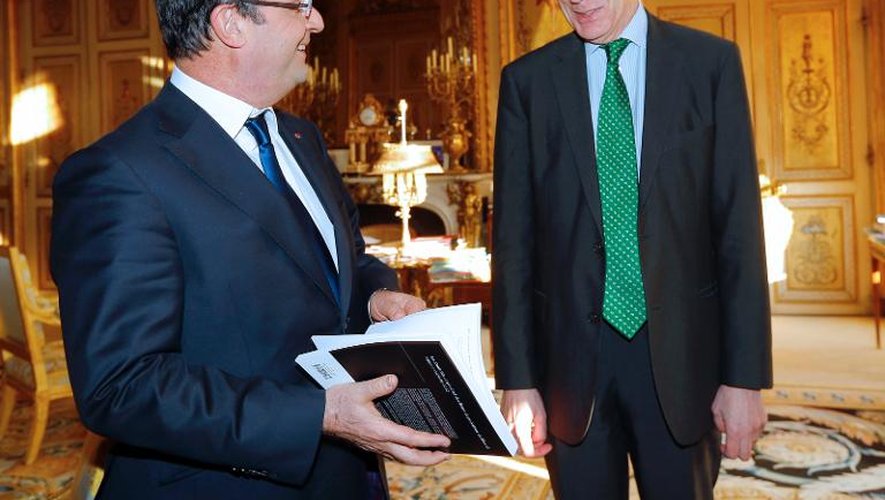 Le contrôleur général des prisons Jean-Marie Delarue, lors de la remise de son rapport 2012 au président de la république le 18 février 2013 au Palais de l'Elysée à Paris