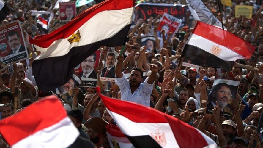 Des manifestants pro-Morsi, au Caire, le 8 juillet 2013