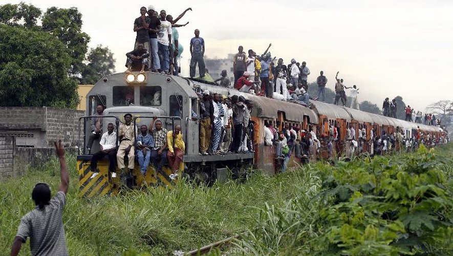 Un train à Kinshasa le 8 novembre 2006