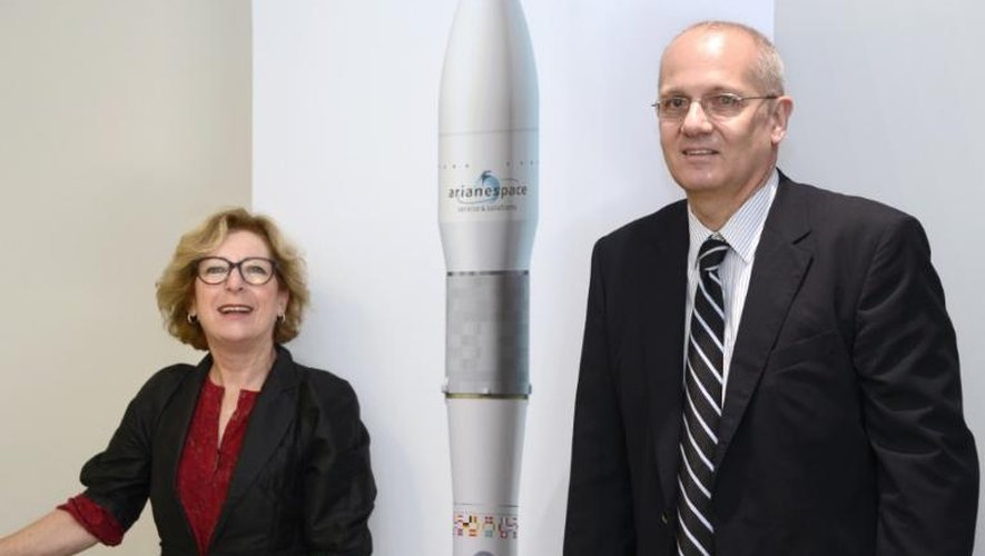 Le président du CNES, Jean-Yves Le Gall, et la ministre de la Recherche, Geneviève Fioraso, lors de la présentation d'Ariane 6, le 9 juillet 2013 à Paris