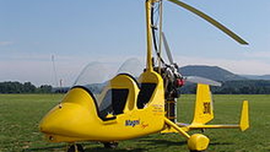 Un autogire est un aéronef à voilure tournante libre. Il est parfois appelé gyrocoptère.