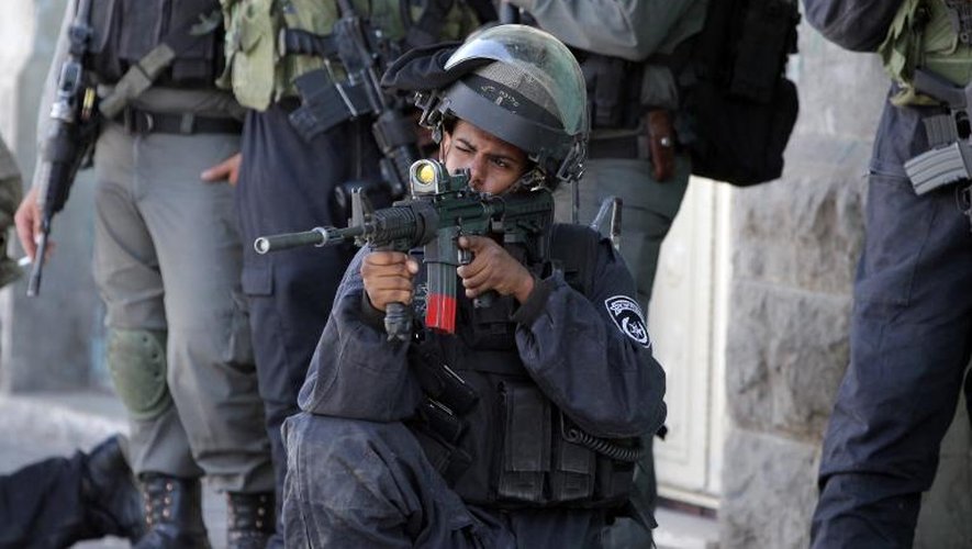 Soldats israéliens déployés le 25 avril 2014 à Hebron