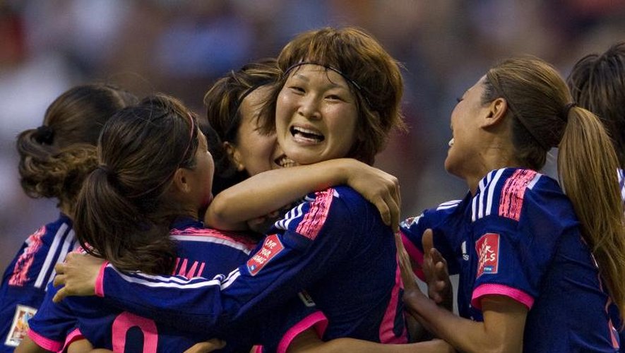 Mizuho Sakaguchi au milieu de l'équipe japonaise lors du match du Mondial féminin contre le Canada le 23 juin 2015 à Vancouver
