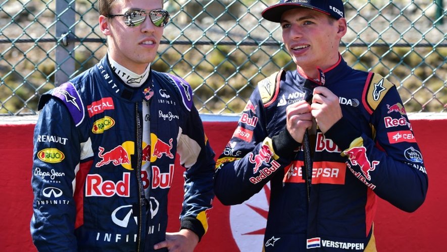 Les pilotes russe Daniil Kvyat et néerlandais Max Verstappen en plein échange, lors du GP de Belgique à Spa-Francorchamps, le 23 août 2015