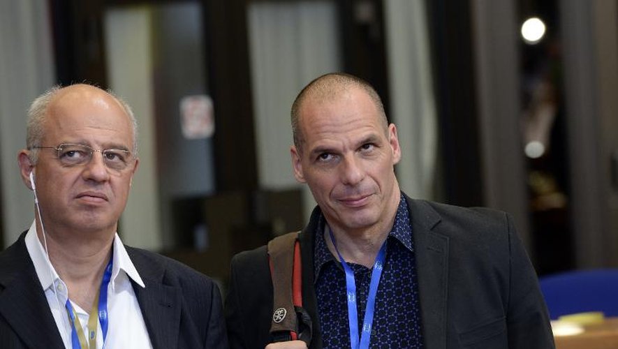 Le ministre des Finances grecs Yanis Varoufakis (d) à Bruxelles le 23 juin 2015