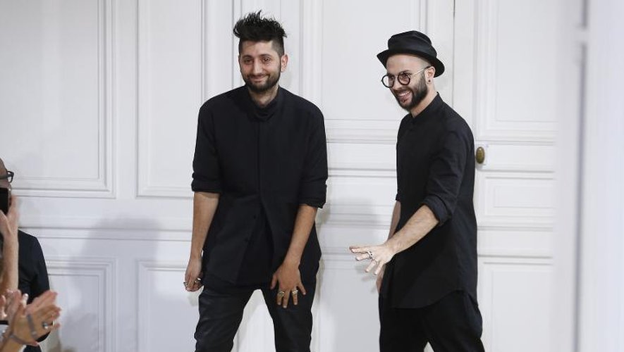 Les créateurs australiens Mario-Luca Carlucci et Peter Strateas le 24 juin 2015 à Paris