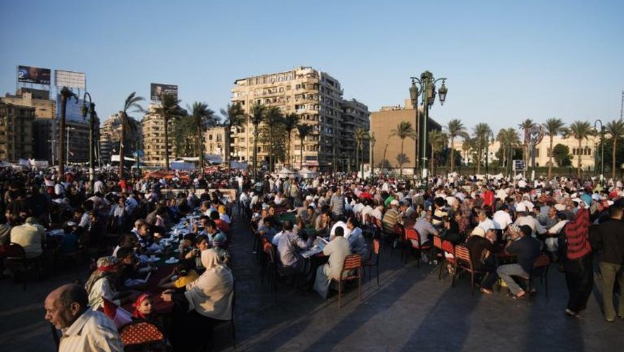 Des opposants à Mohamed Morsi sont réunis place Tahrir, au Caire, le 12 juillet 2013