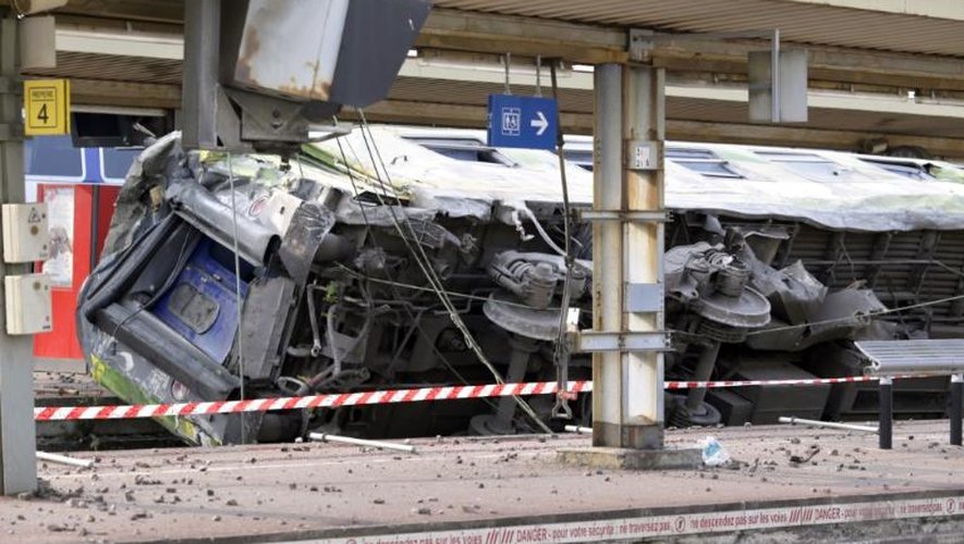 Un train a déraillé en gare de Brétigny-sur-Orge (Essonne), près de Paris, le 12 juillet 2013