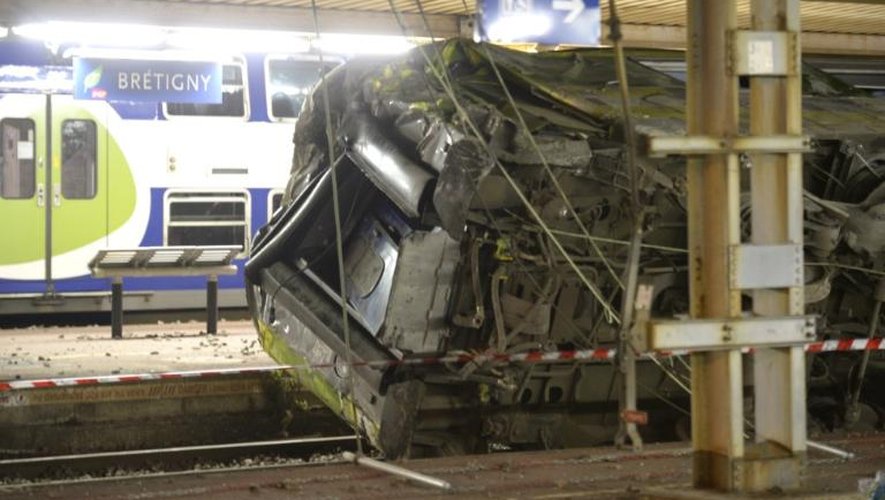 Un train a déraillé en garde de Brétigny-sur-Orge (Essonne), en région parisienne, le 12 juillet 2013